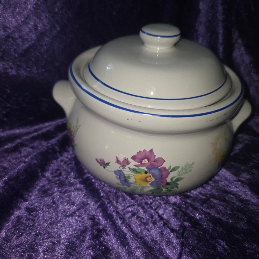 Vintage Taiwan Ceramic Covered Casserole Bean Pot Floral Blue Trim 9 "